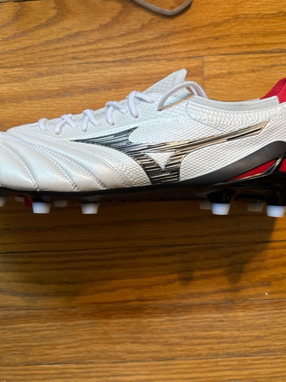 Mizuno Morelia Neo Made In Japan White and red, metallic,leather